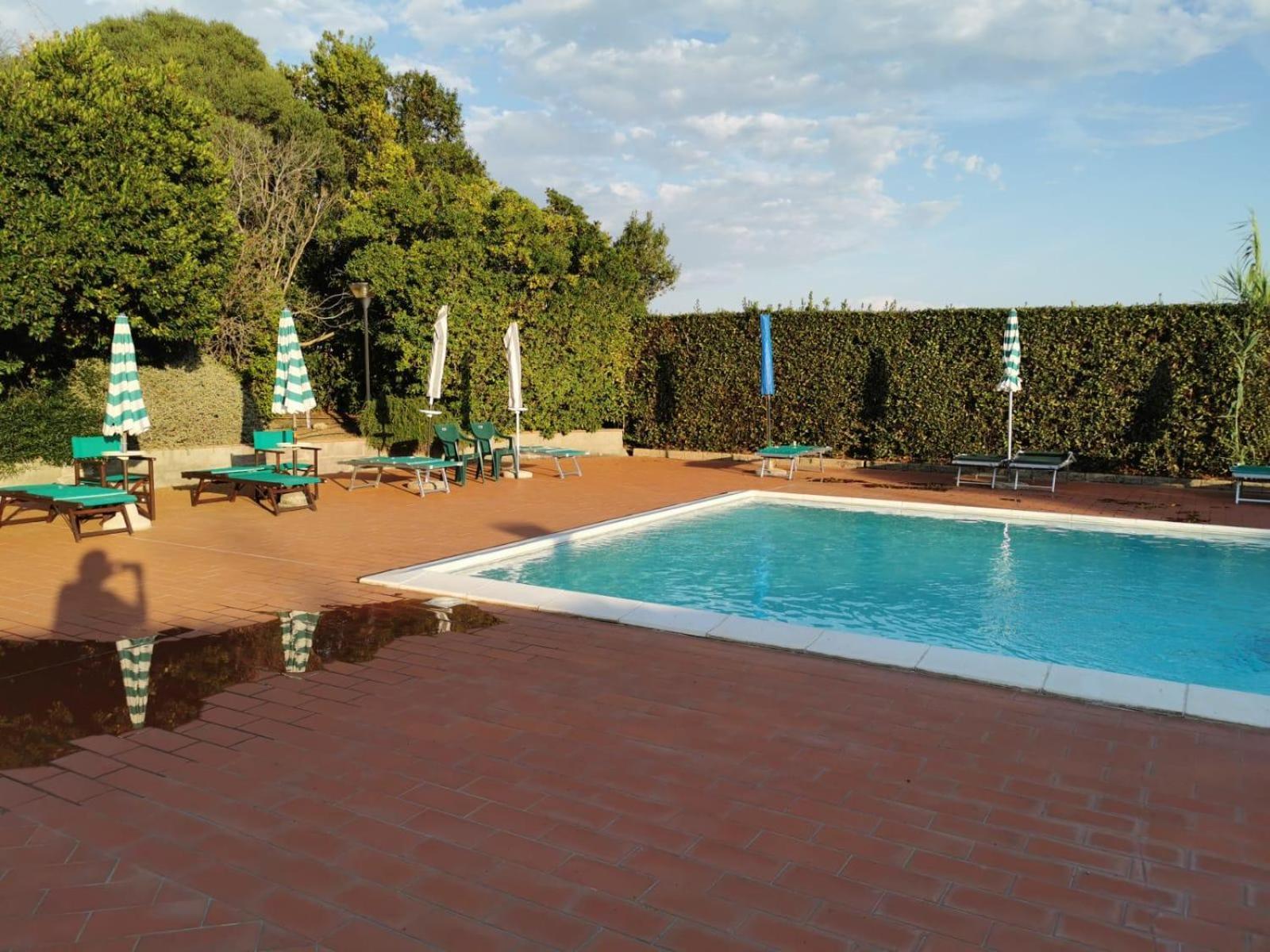 Casa "Ale" Con Piscina Comune E Bellissimo Giardino A 5 Minuti Dal Mare Cecina (Livorno) Bagian luar foto